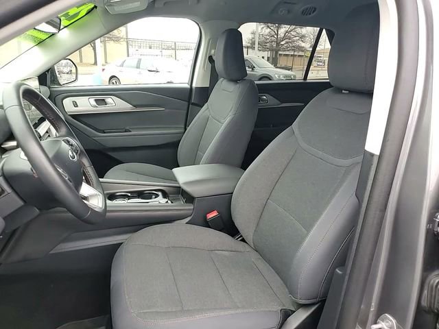 Used 2025 Ford Explorer Active image 12