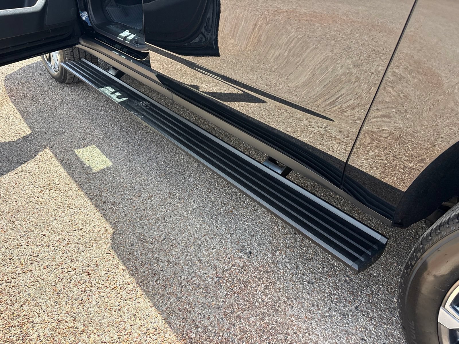 New 2026 Chevrolet Suburban High Country AWD/4WD image 10