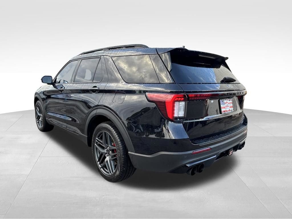 Used 2025 Ford Explorer ST image 7