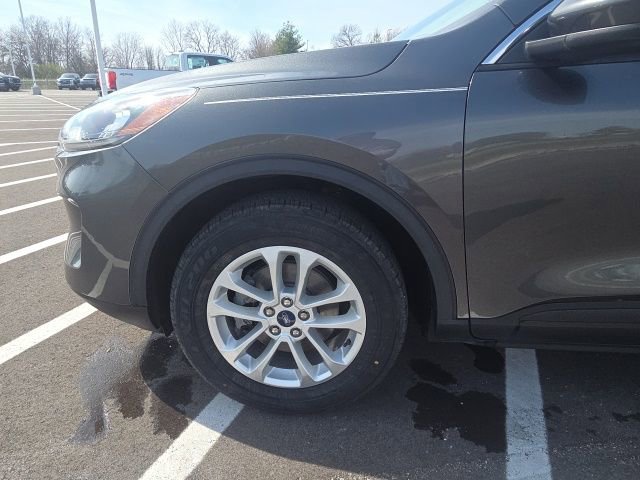 Certified 2020 Ford Escape SE image 17