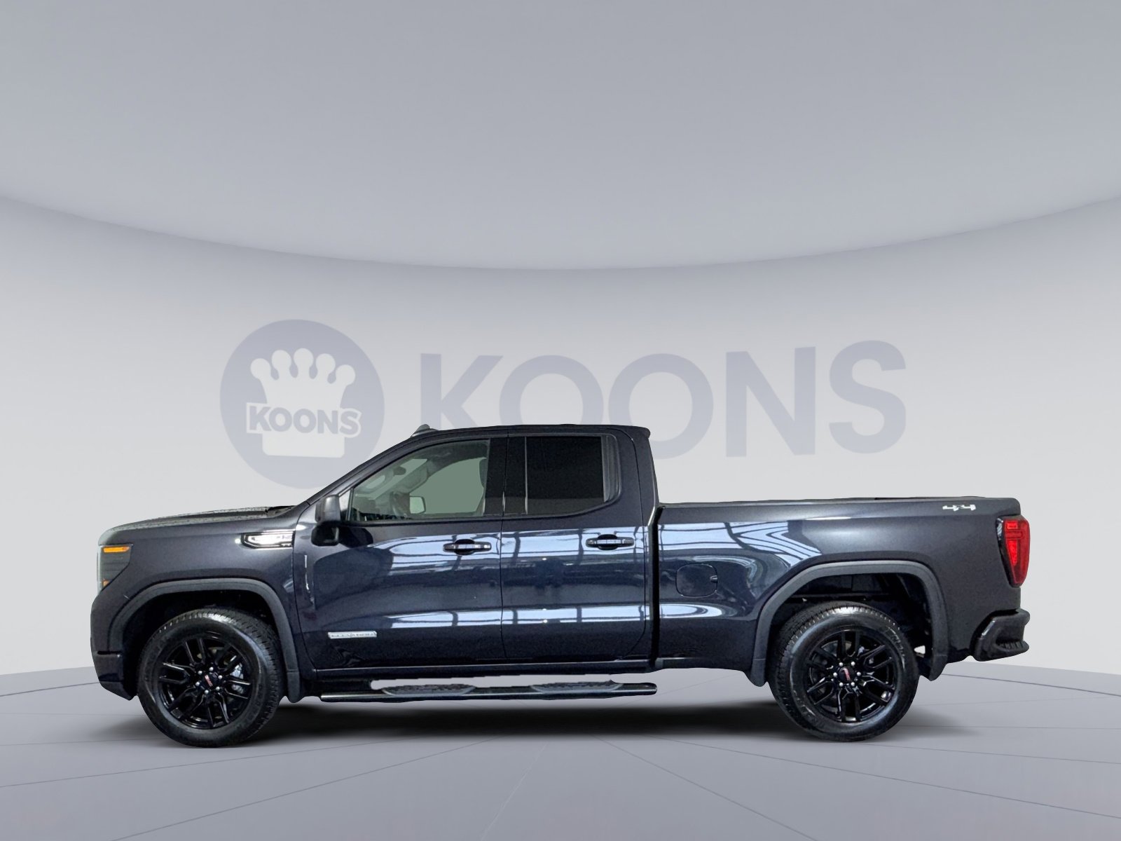 Used 2025 GMC Sierra 1500 Elevation AWD/4WD image 2