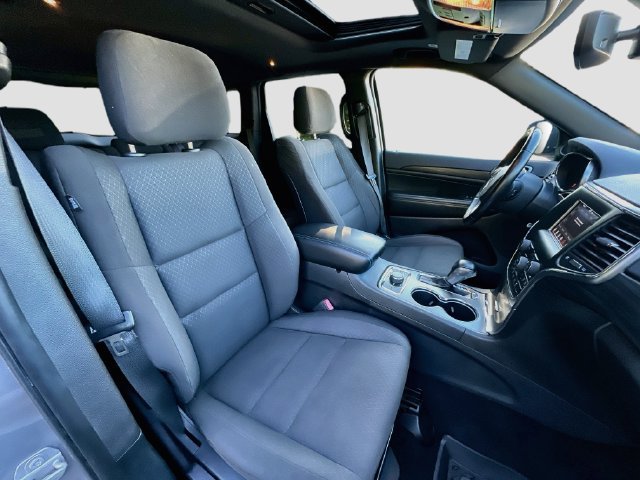 Used 2020 Jeep Grand Cherokee Laredo AWD/4WD image 28