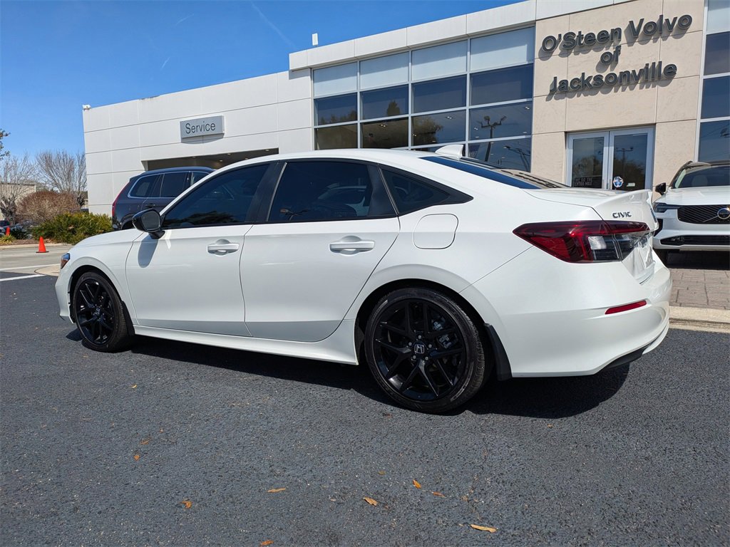 Used 2025 Honda Civic Sport image 4