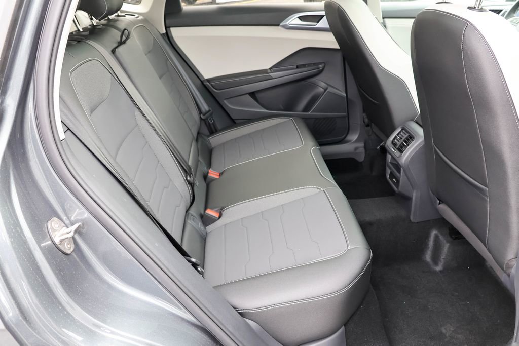 New 2025 Volkswagen Taos SE image 38