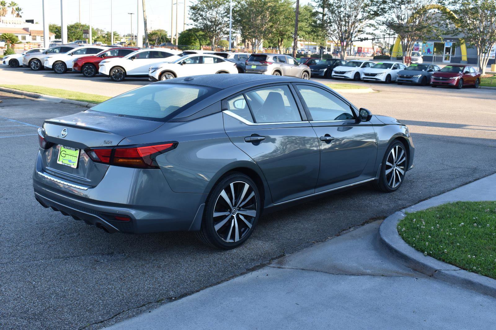 Used 2020 Nissan Altima 2.5 SR FWD image 10