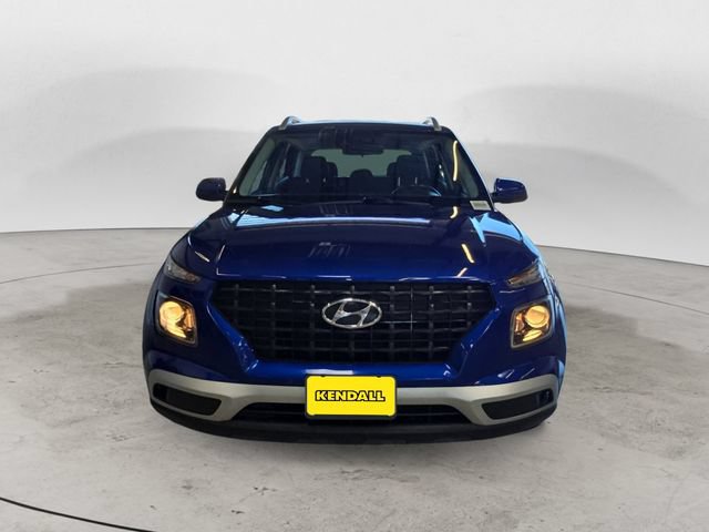 Used 2021 Hyundai Venue FWD image 2