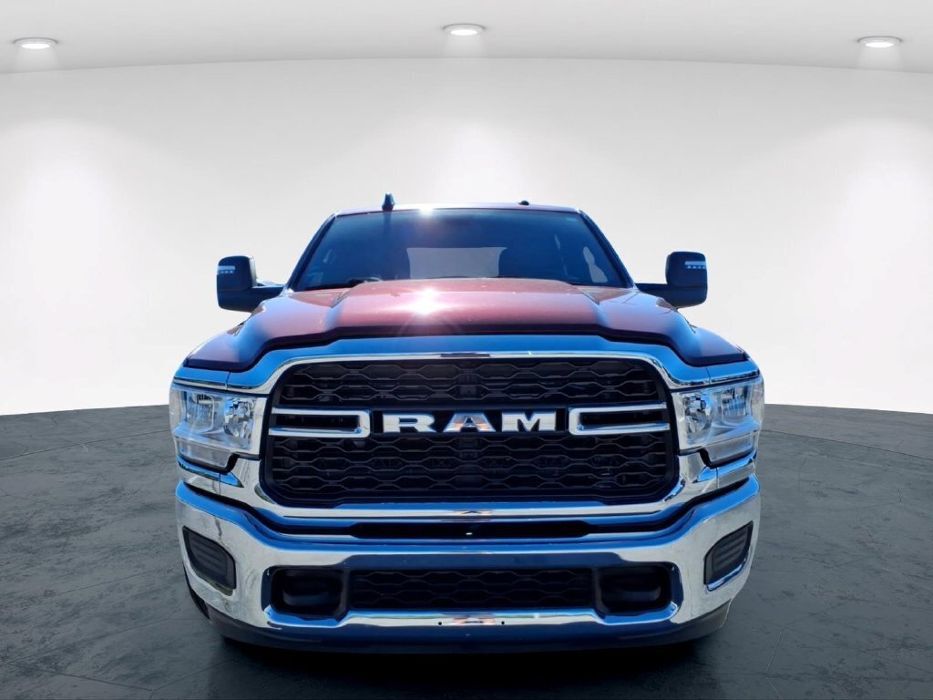 Used 2024 RAM 2500 Tradesman w/ Chrome Appearance Group AWD/4WD image 4