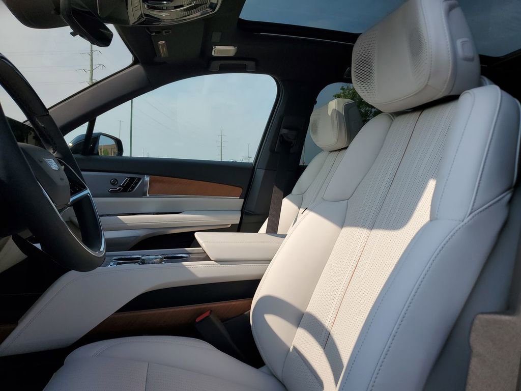 New 2026 Cadillac Vistiq Luxury image 19