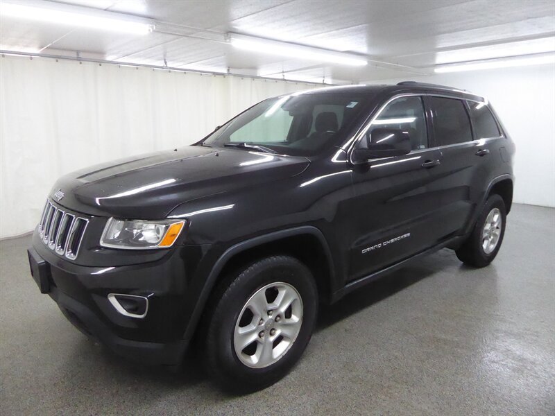 Used 2016 Jeep Grand Cherokee Laredo w/ Quick Order Package 23E AWD/4WD image 3