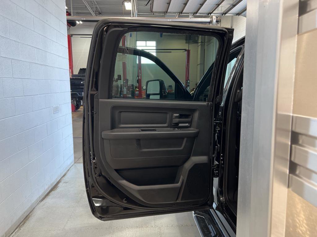 New 2024 RAM 3500 Tradesman w/ Chrome Appearance Group image 27