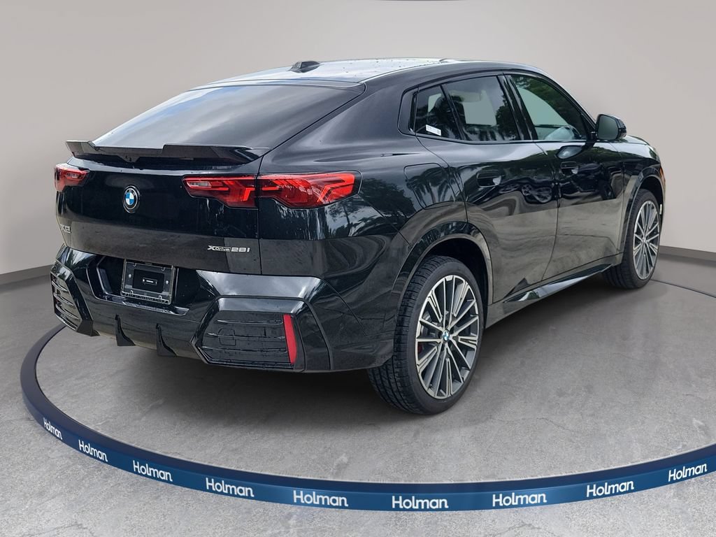 New 2026 BMW X2 xDrive28i w/ Technology Package AWD/4WD image 4