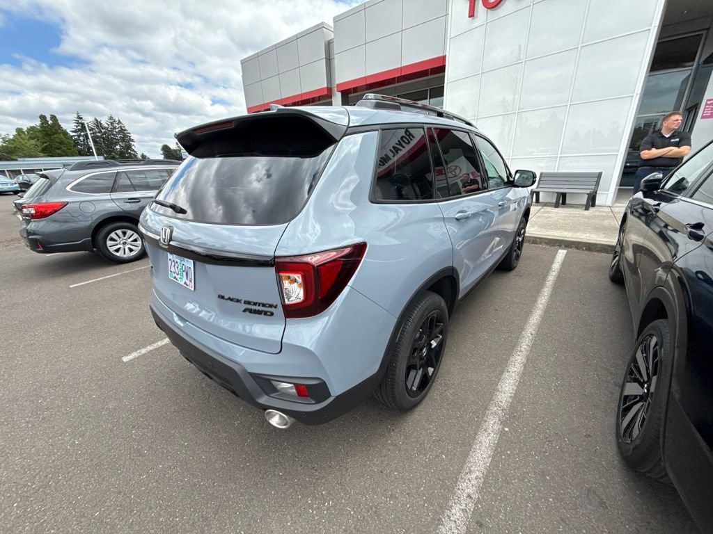 Used 2024 Honda Passport Black Edition image 4