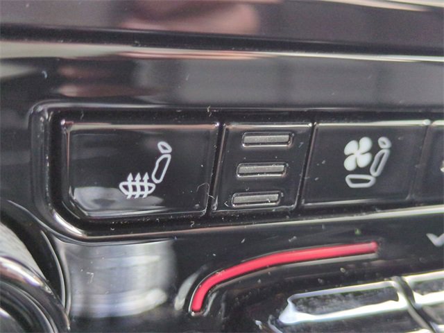 New 2025 Jeep Grand Cherokee Limited w/ Luxury Tech Group II image 24