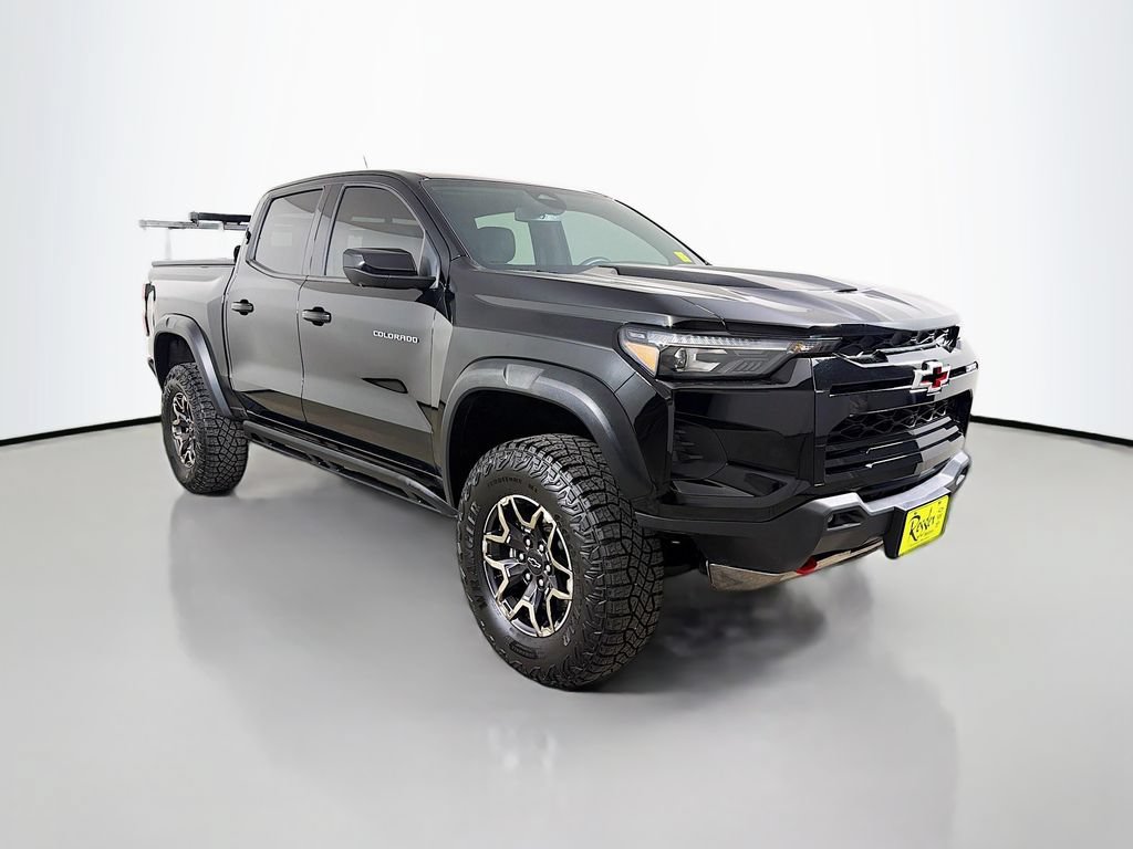 Used 2024 Chevrolet Colorado ZR2 w/ ZR2 Convenience Package III AWD/4WD image 4