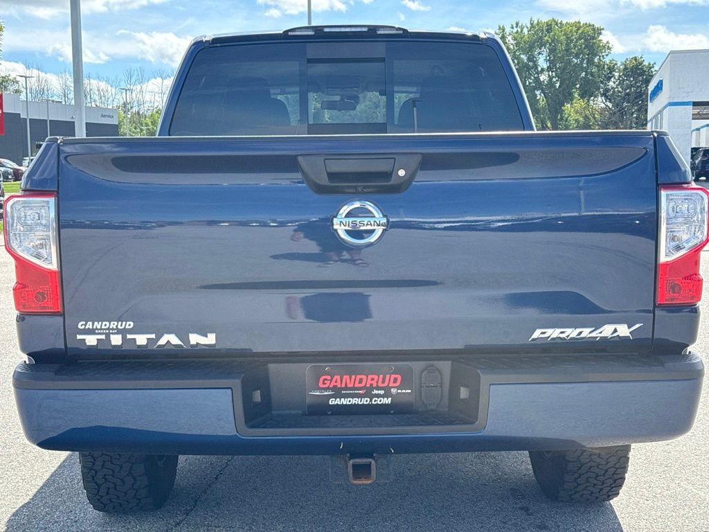 Used 2018 Nissan Titan PRO-4X AWD/4WD image 4