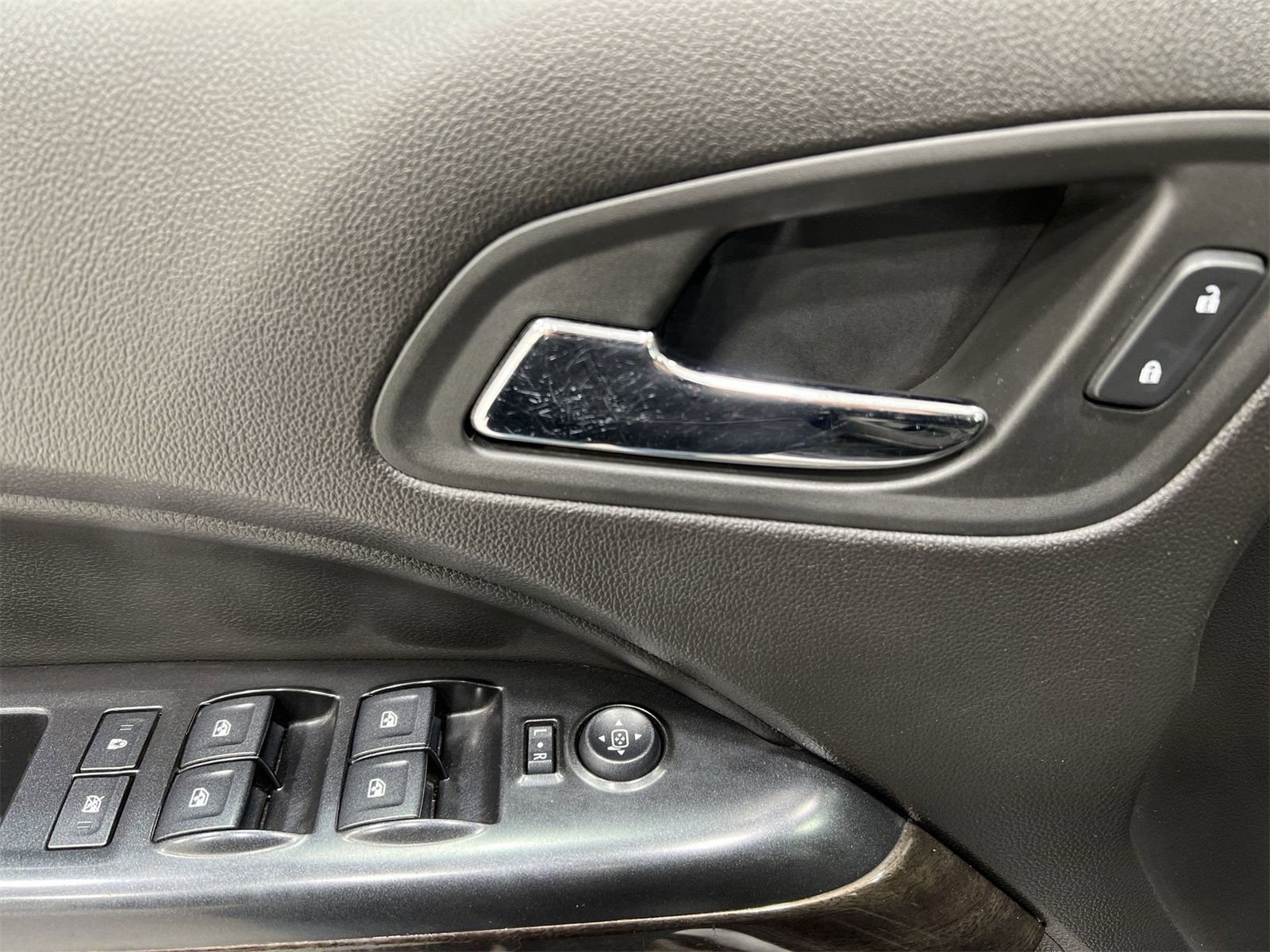 Used 2016 GMC Canyon SLE w/ SLE Convenience Package image 13