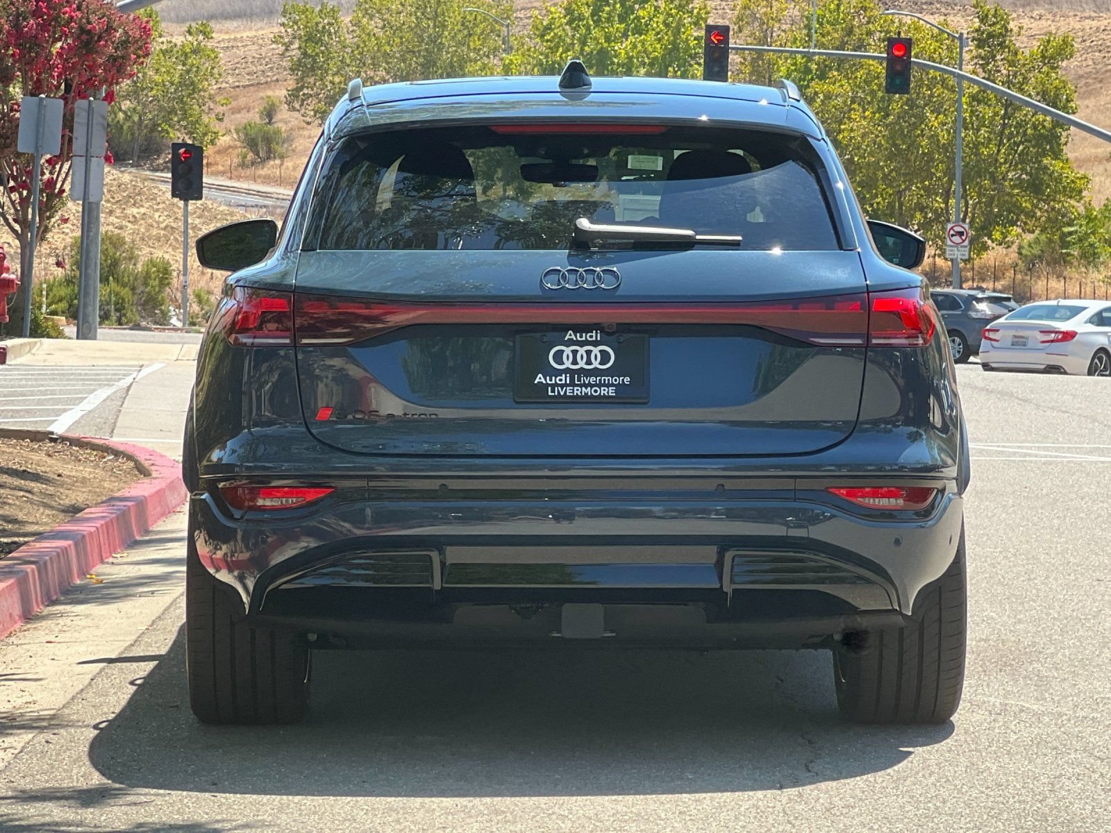 New 2027 Audi SQ6 e-tron Premium Plus AWD/4WD image 5