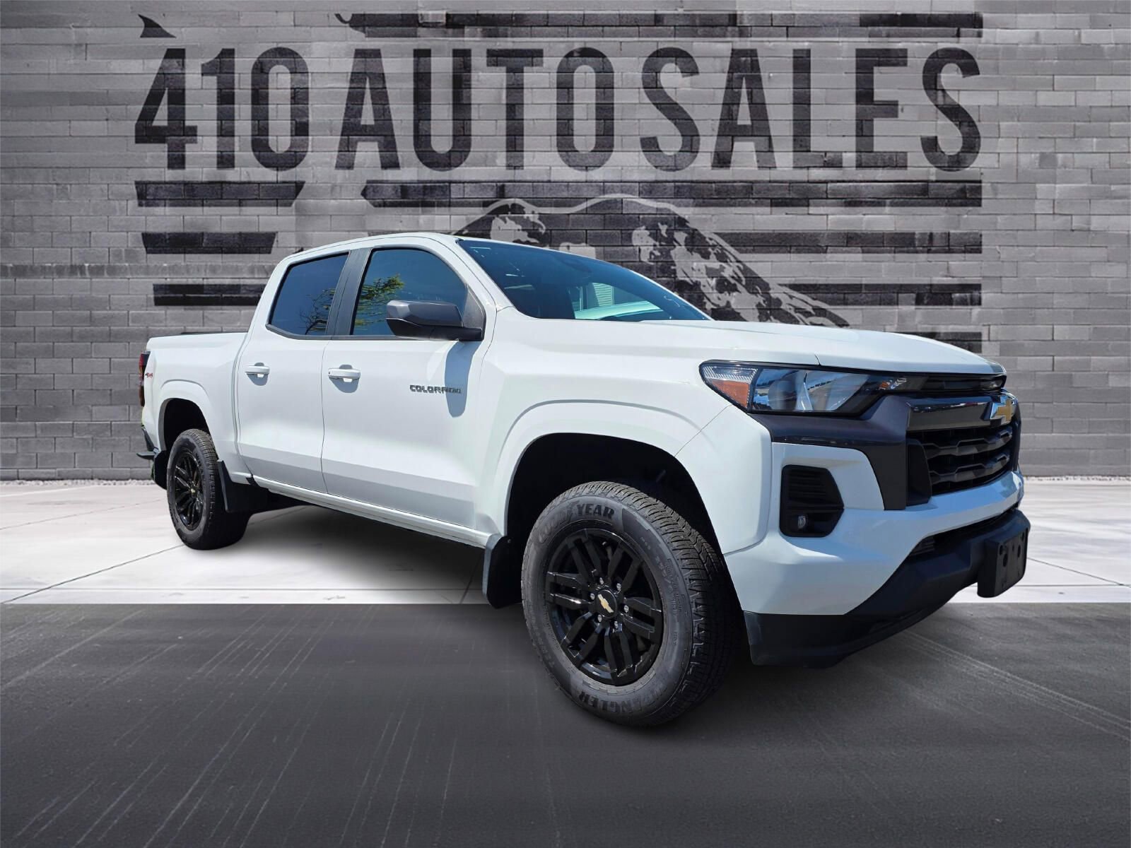 Used 2023 Chevrolet Colorado LT w/ LT Convenience Package II AWD/4WD image 1