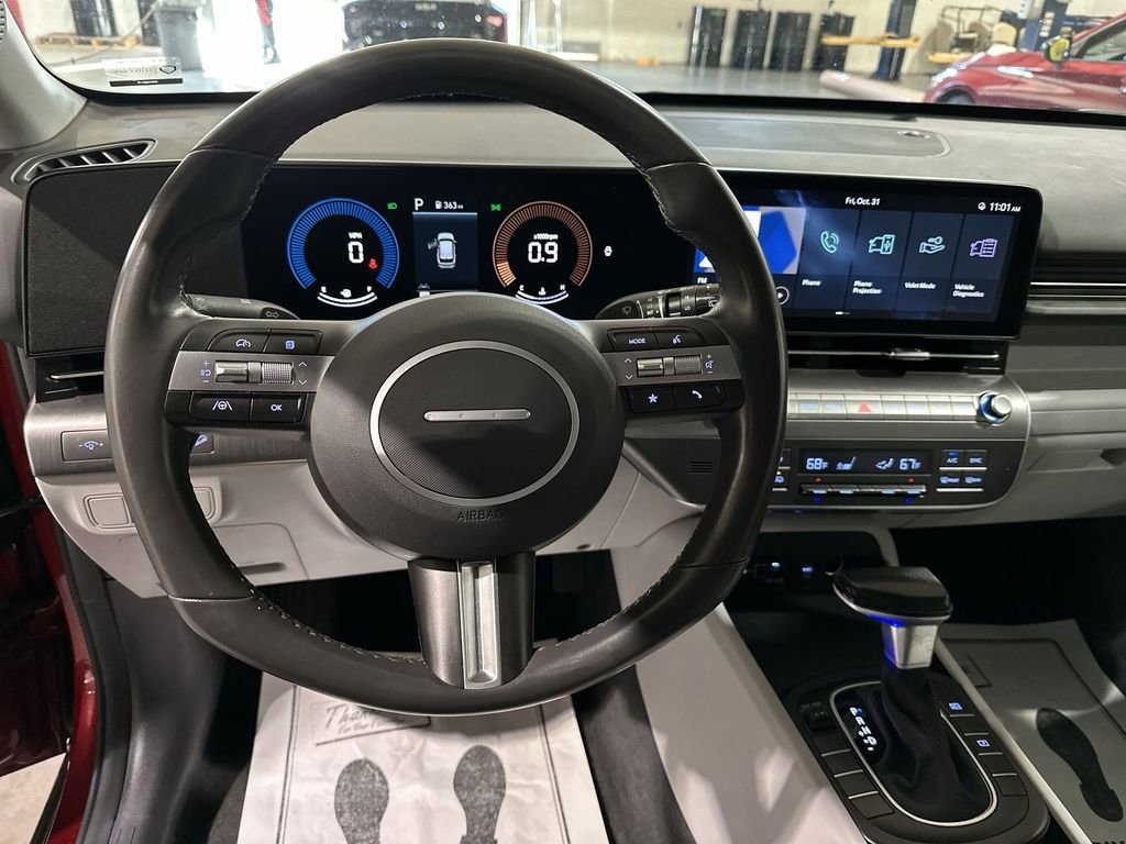 Used 2025 Hyundai Kona SEL image 11