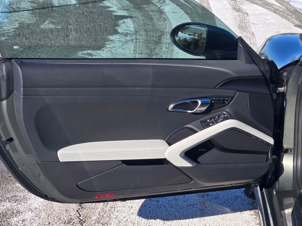 Used 2024 Porsche 718 Cayman image 16