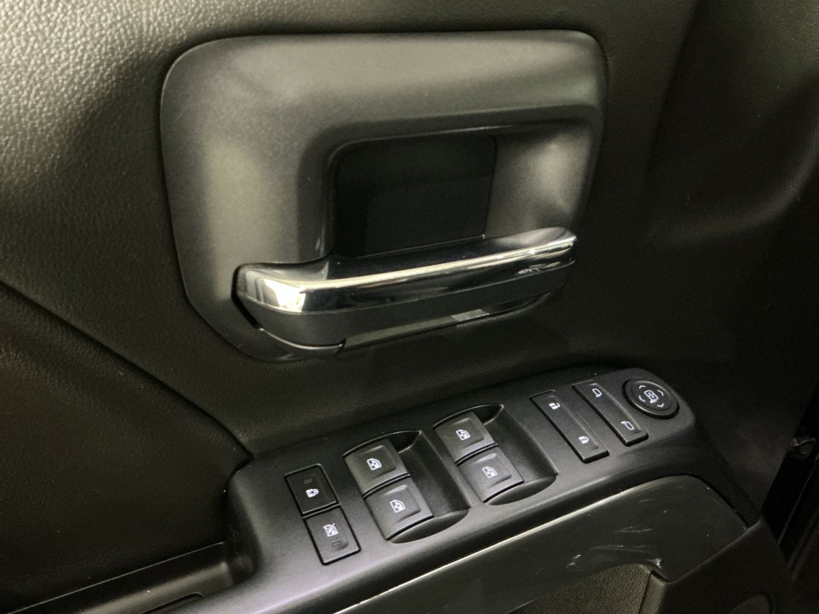 Used 2019 Chevrolet Silverado 1500 LT w/ All Star Edition AWD/4WD image 16