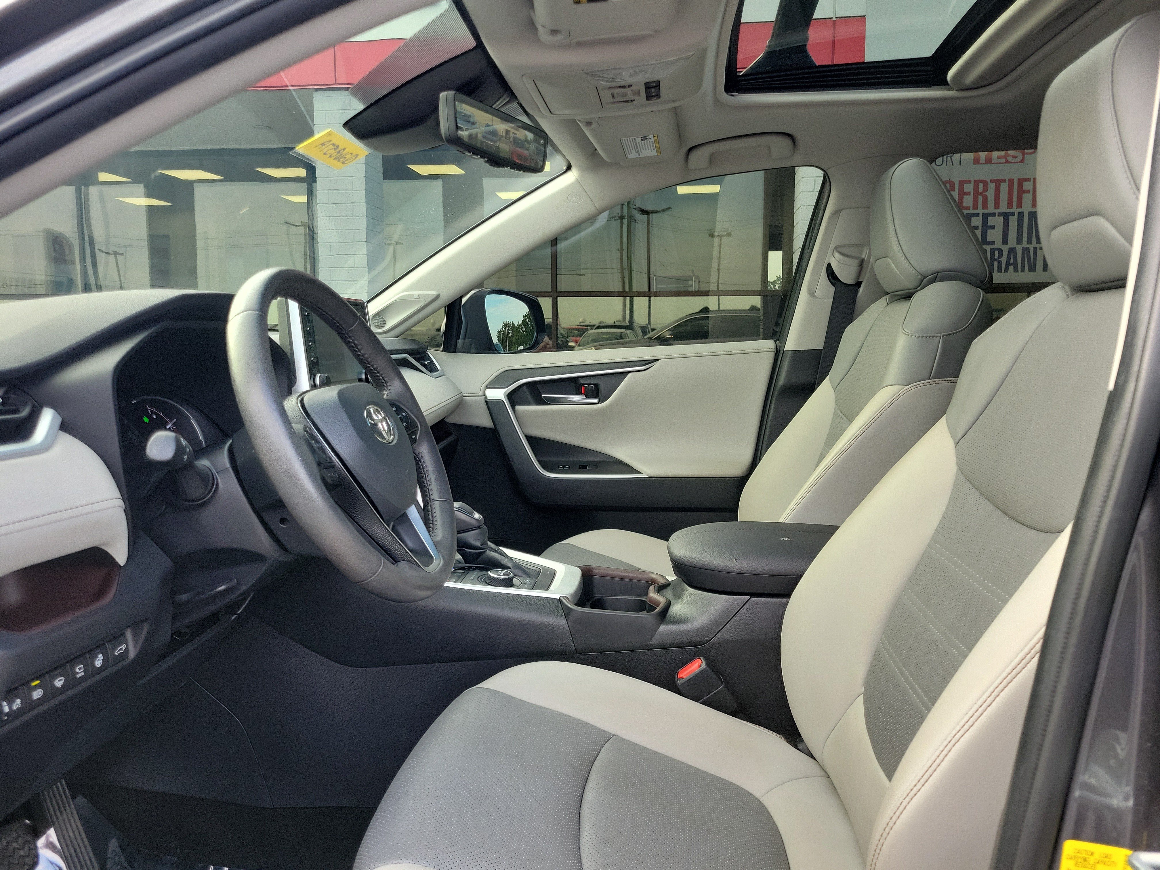 Used 2021 Toyota RAV4 Limited AWD/4WD image 15