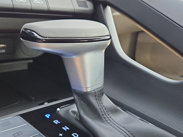 Certified 2025 Hyundai Elantra Sport FWD image 16