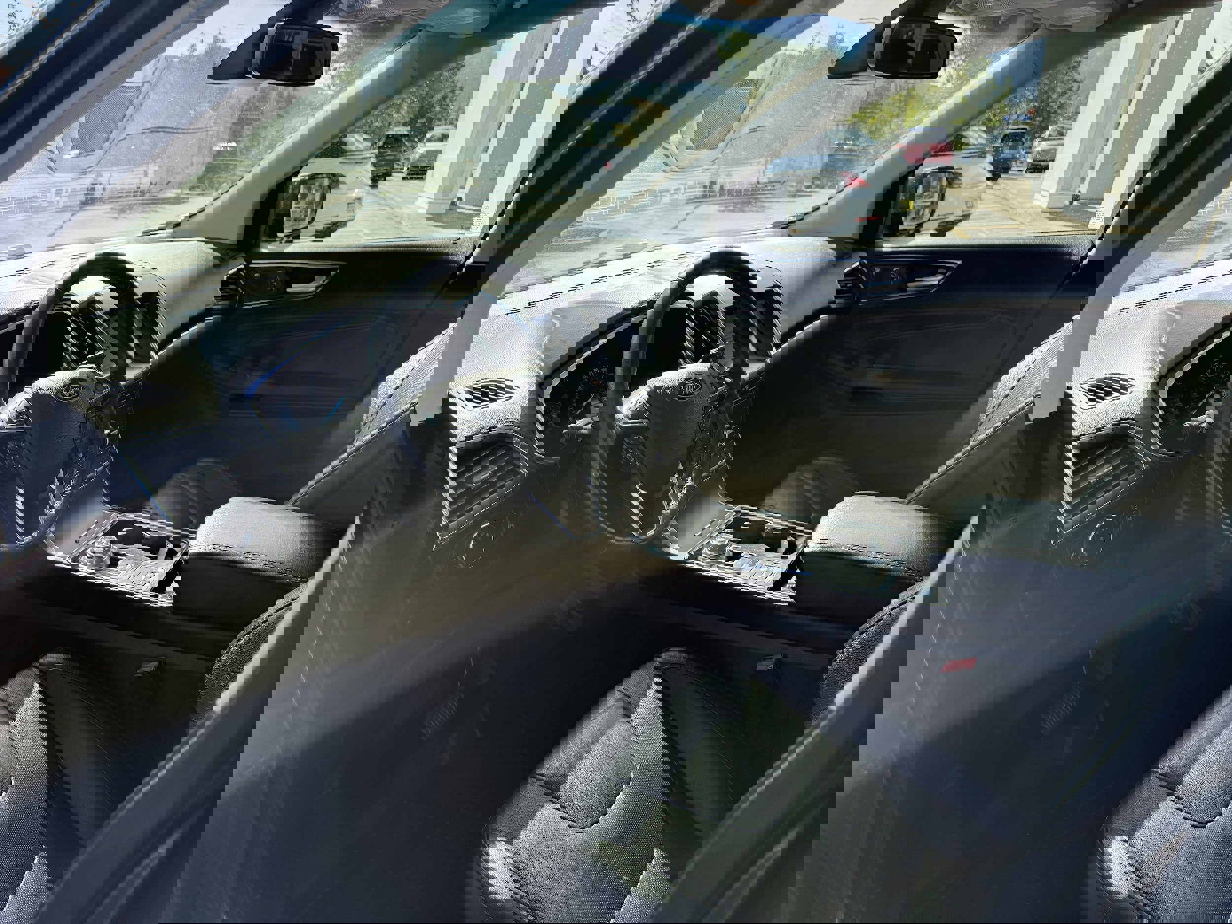 Used 2019 Ford Edge Titanium w/ Equipment Group 301A image 10