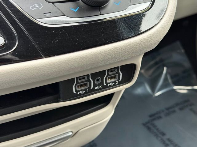 Certified 2023 Chrysler Voyager LX FWD image 24