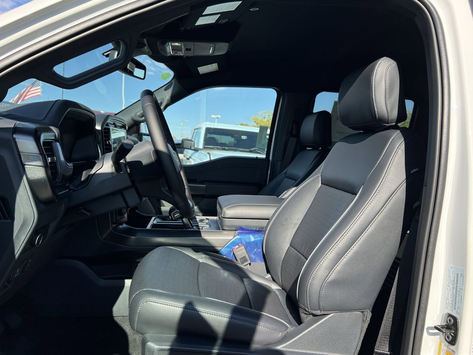 New 2025 Ford F150 Lariat w/ Equipment Group 501A Mid image 13