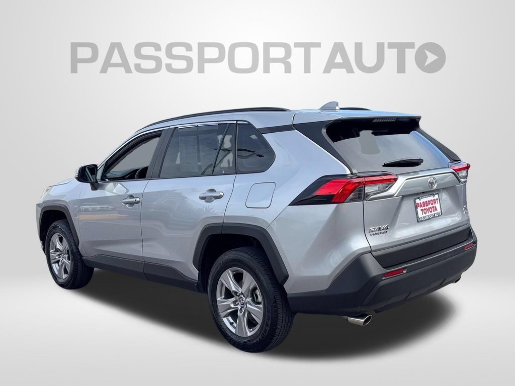 Used 2025 Toyota RAV4 XLE w/ Convenience Package AWD/4WD image 4