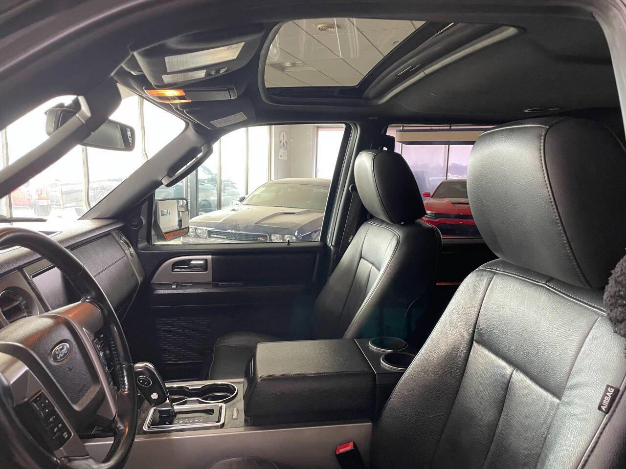 Used 2015 Ford Expedition Limited w/ Equipment Group 301A AWD/4WD image 16