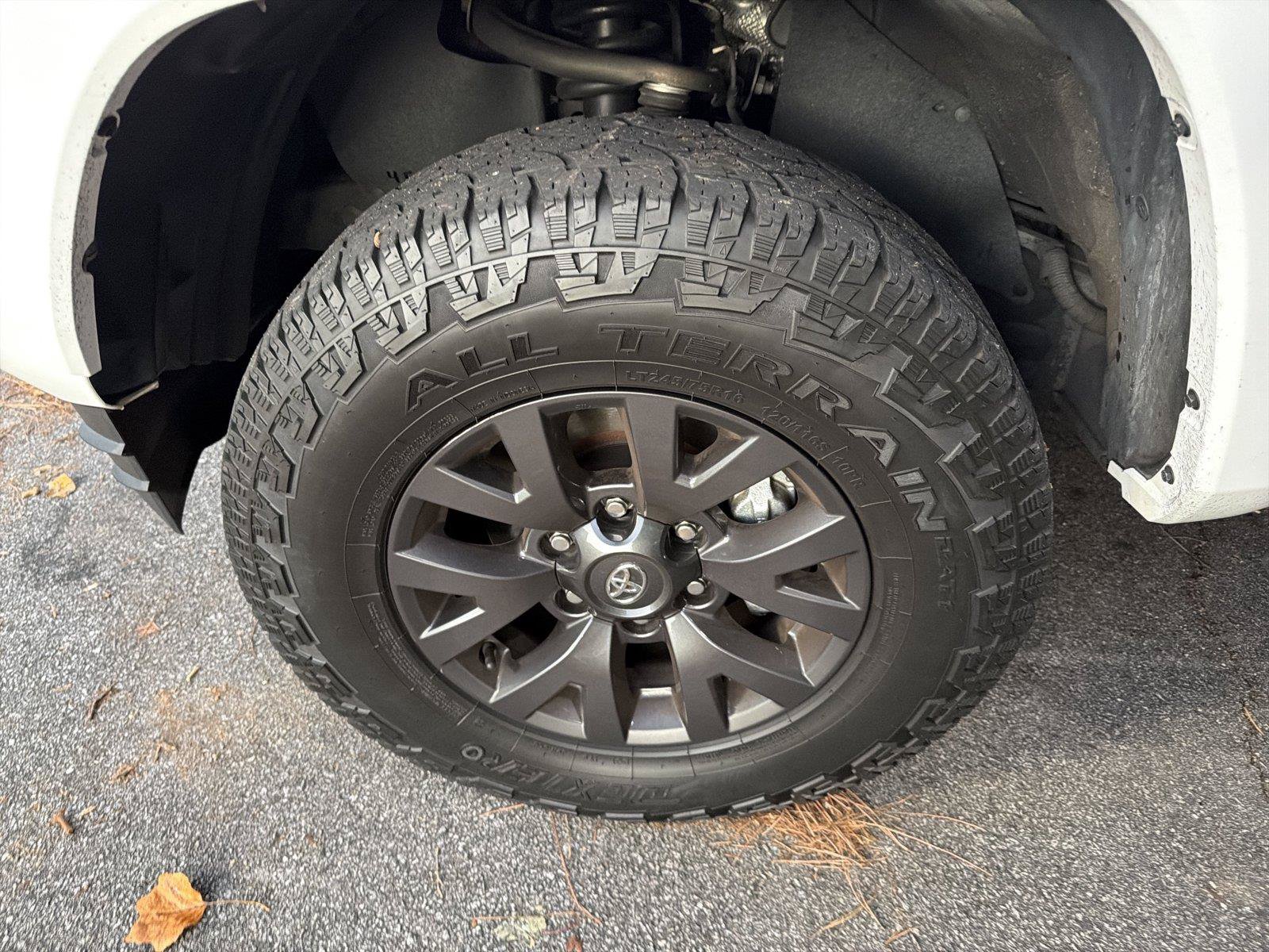 Used 2022 Toyota Tacoma SR5 RWD image 11