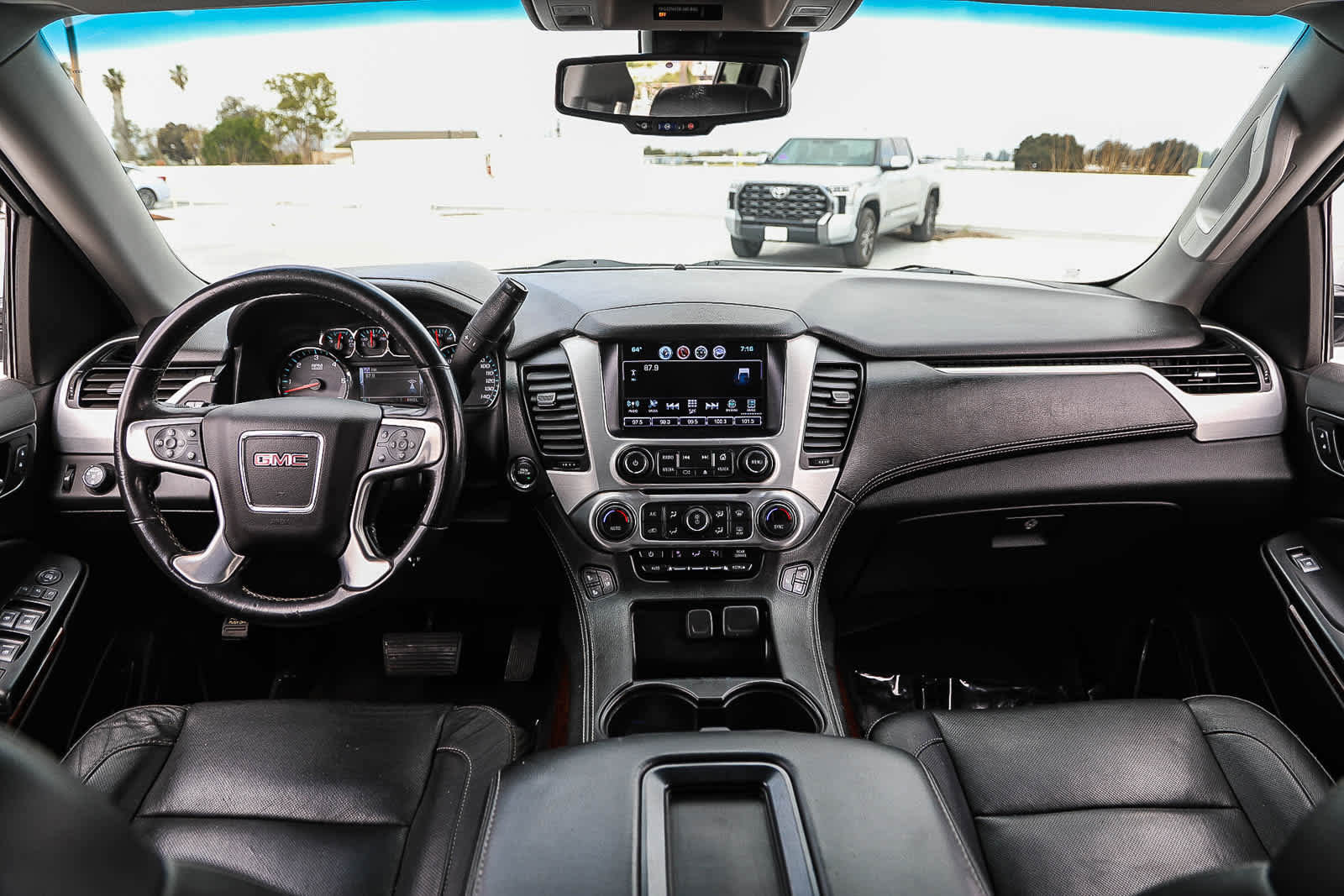 Used 2020 GMC Yukon XL SLT image 11