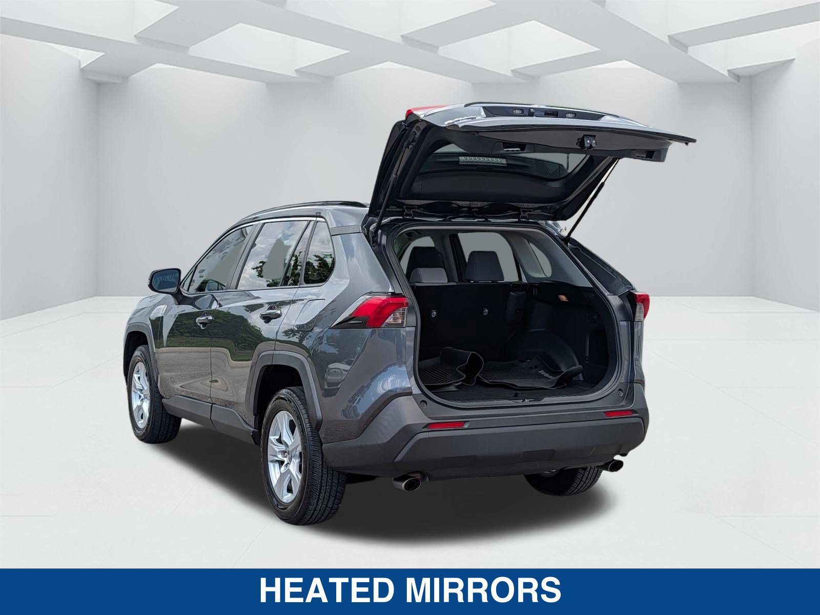 Used 2020 Toyota RAV4 XLE AWD/4WD image 14