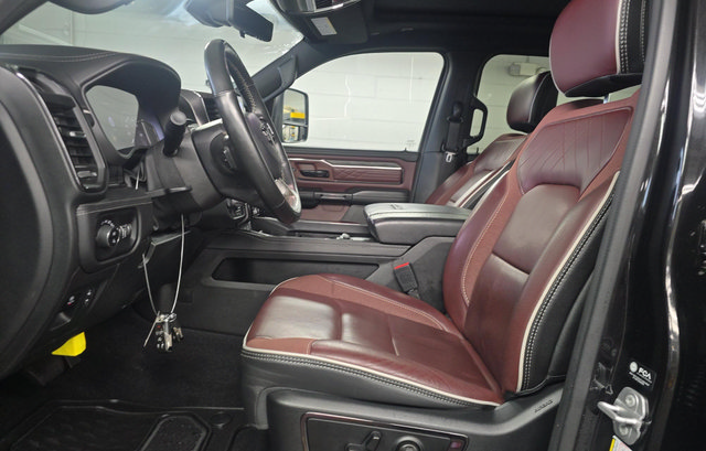 Used 2025 RAM 1500 Limited AWD/4WD image 3