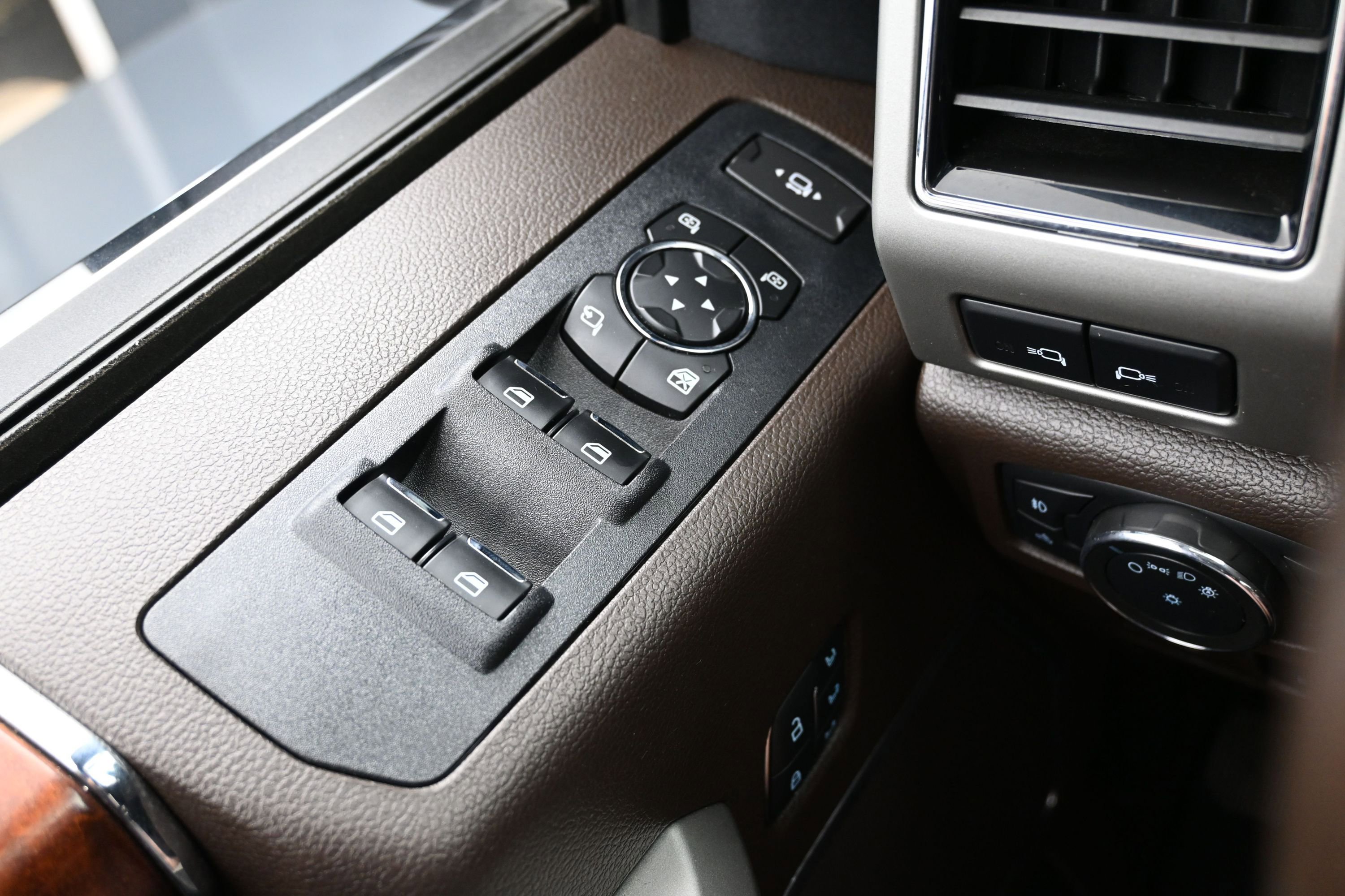 Used 2022 Ford F350 King Ranch w/ Tremor Off-Road Package AWD/4WD image 25