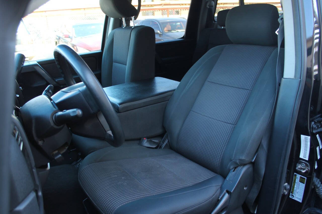 Used 2010 Nissan Titan SE RWD image 19