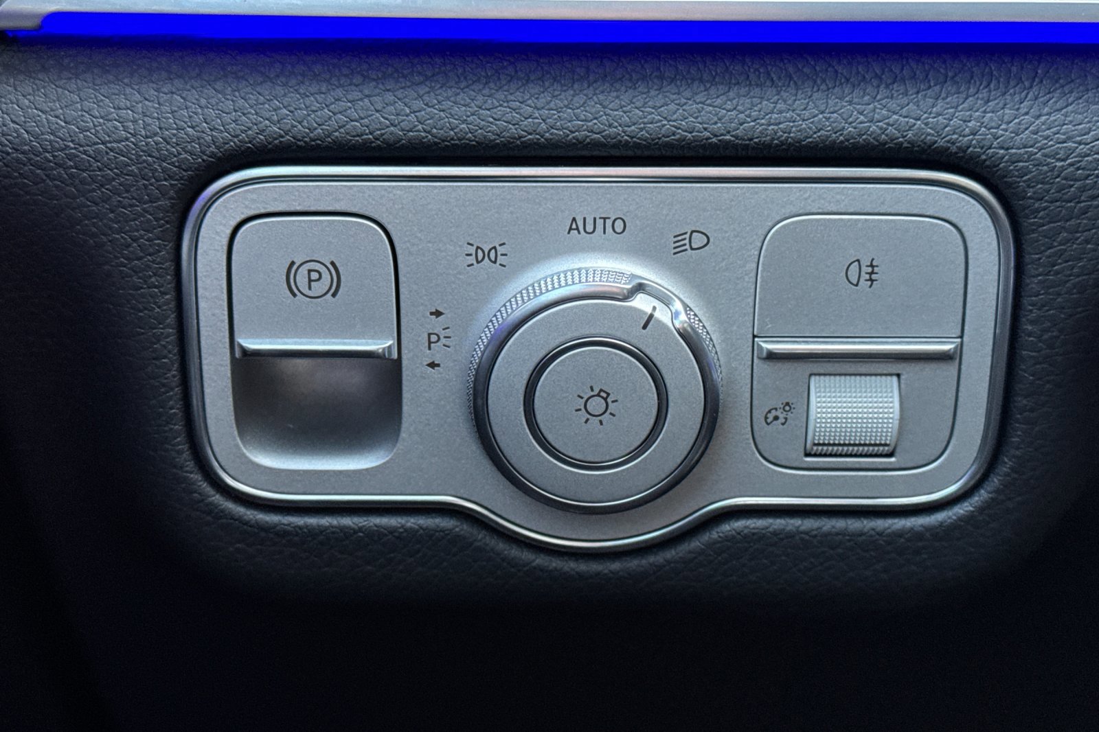 Certified 2022 Mercedes-Benz GLE 350 4MATIC w/ Premium Package image 30