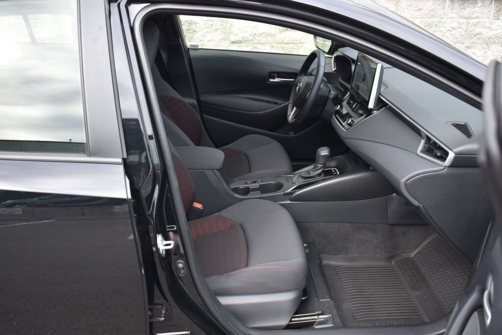 Certified 2026 Toyota Corolla SE FWD image 25