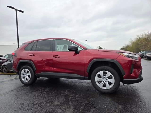 Used 2025 Toyota RAV4 LE image 3