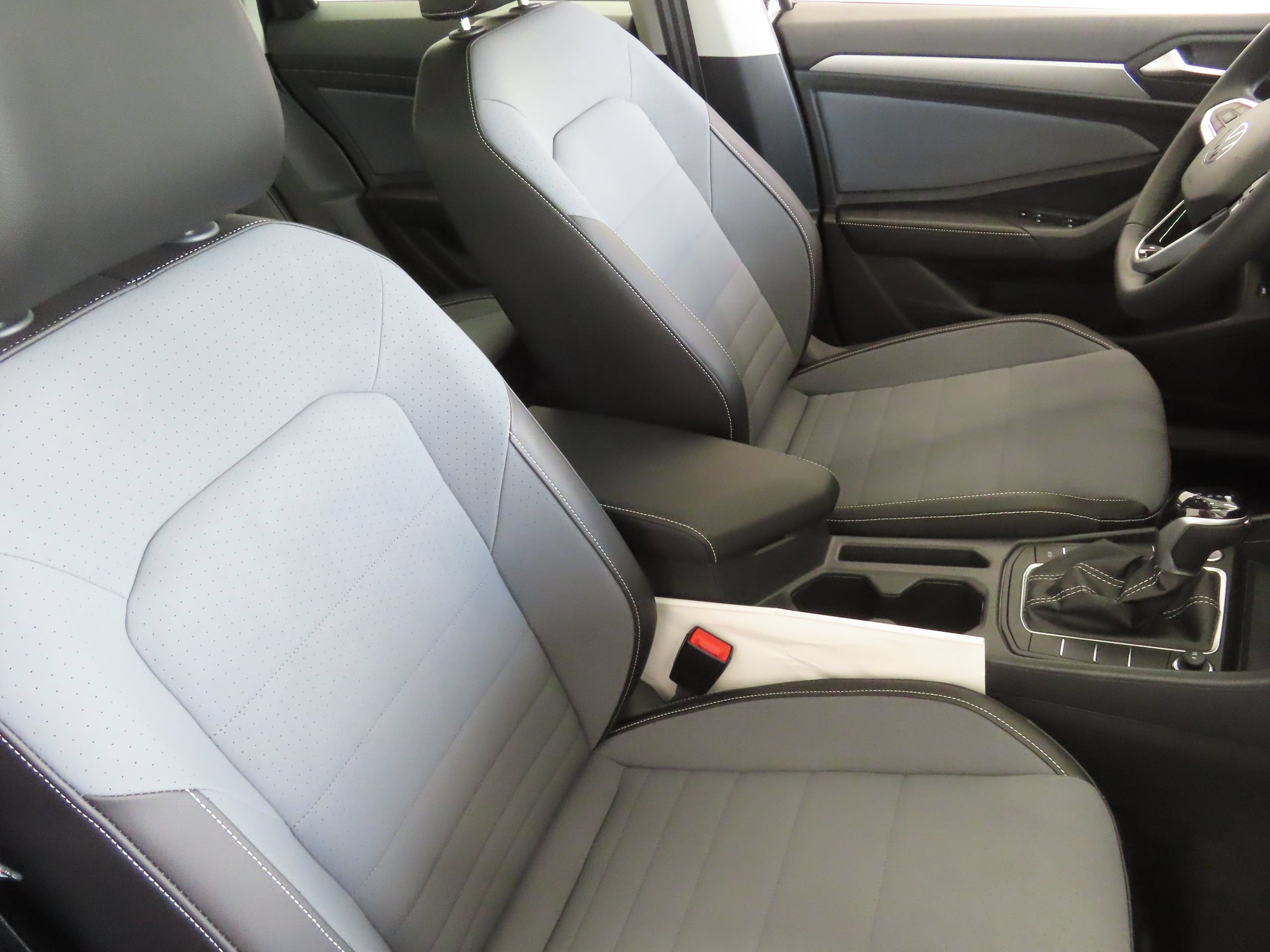 New 2026 Volkswagen Jetta SE FWD image 25