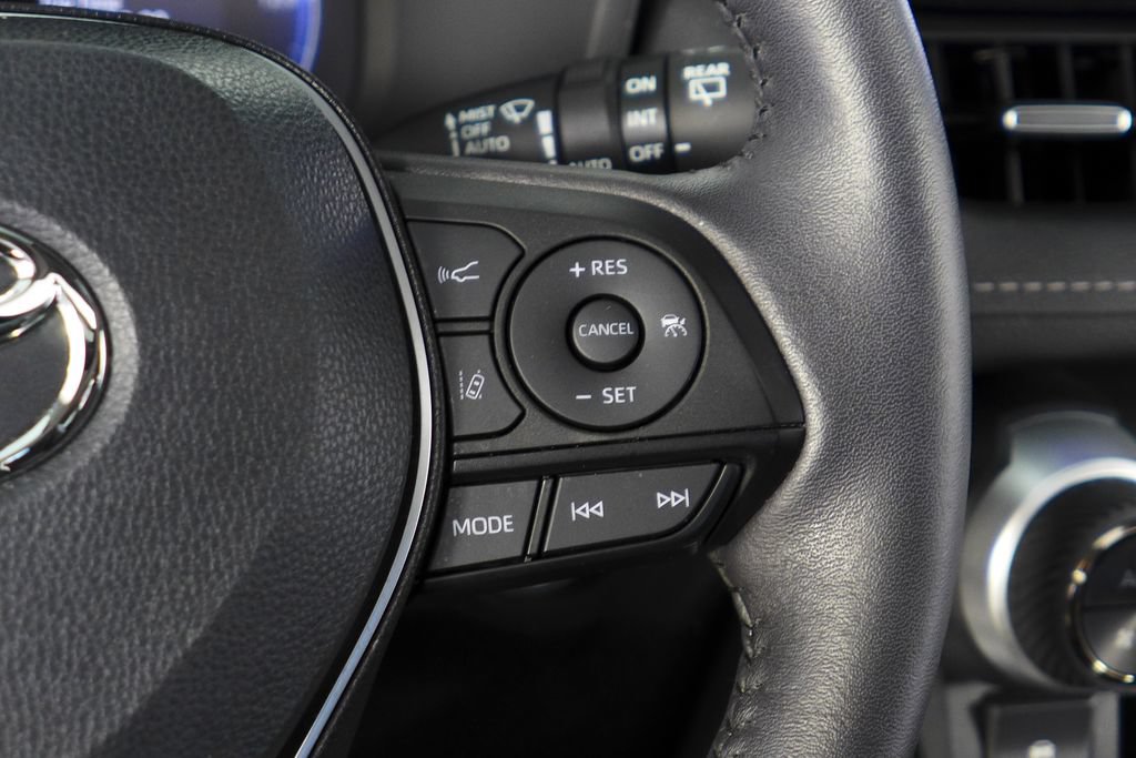 Used 2023 Toyota RAV4 Limited AWD/4WD image 29