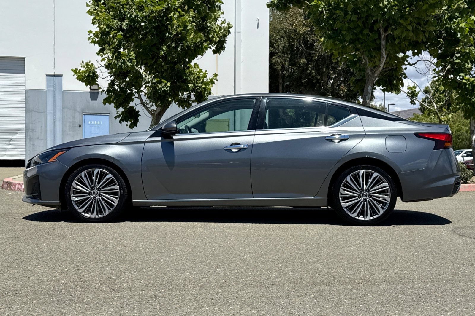 Certified 2023 Nissan Altima 2.5 SL FWD image 7