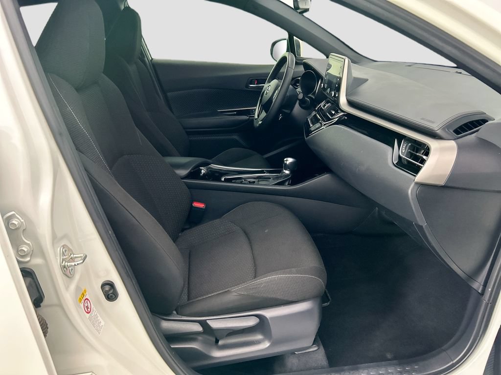 Used 2019 Toyota C-HR XLE FWD image 18