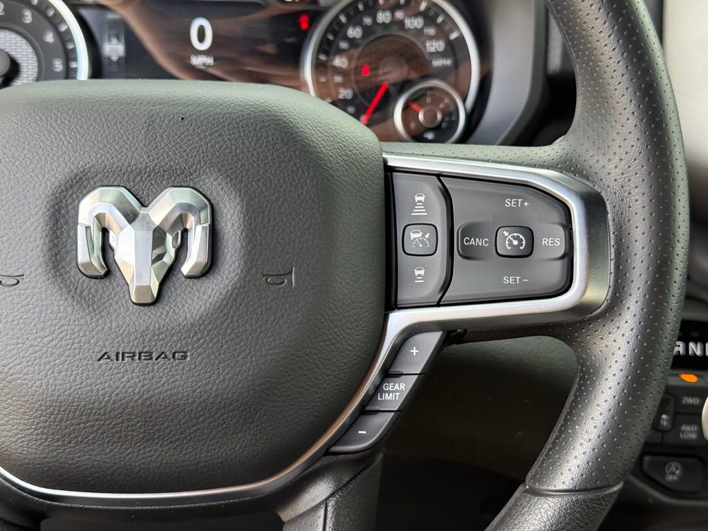 New 2026 RAM 1500 Express AWD/4WD image 17