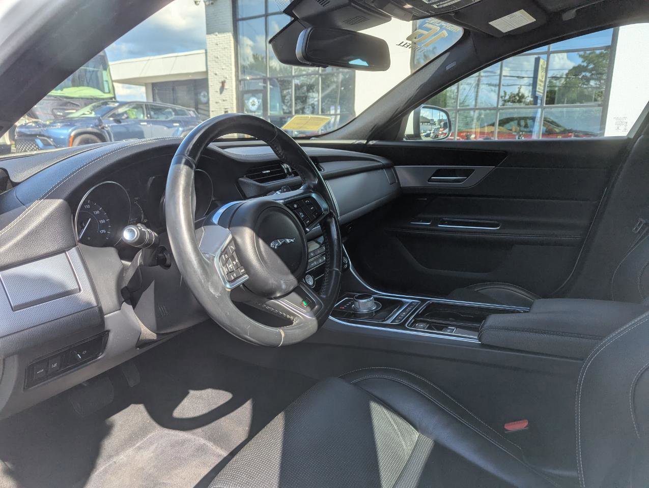 Used 2016 Jaguar XF R-Sport AWD/4WD image 15