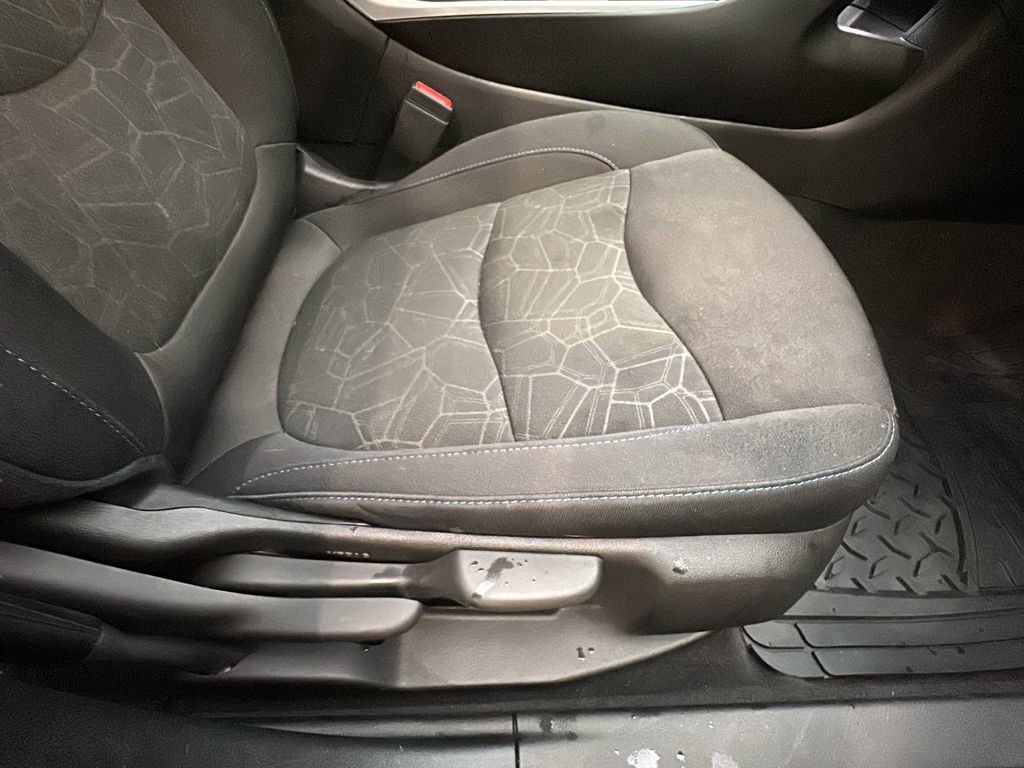 Used 2018 Chevrolet Volt LT w/ Comfort Package image 19