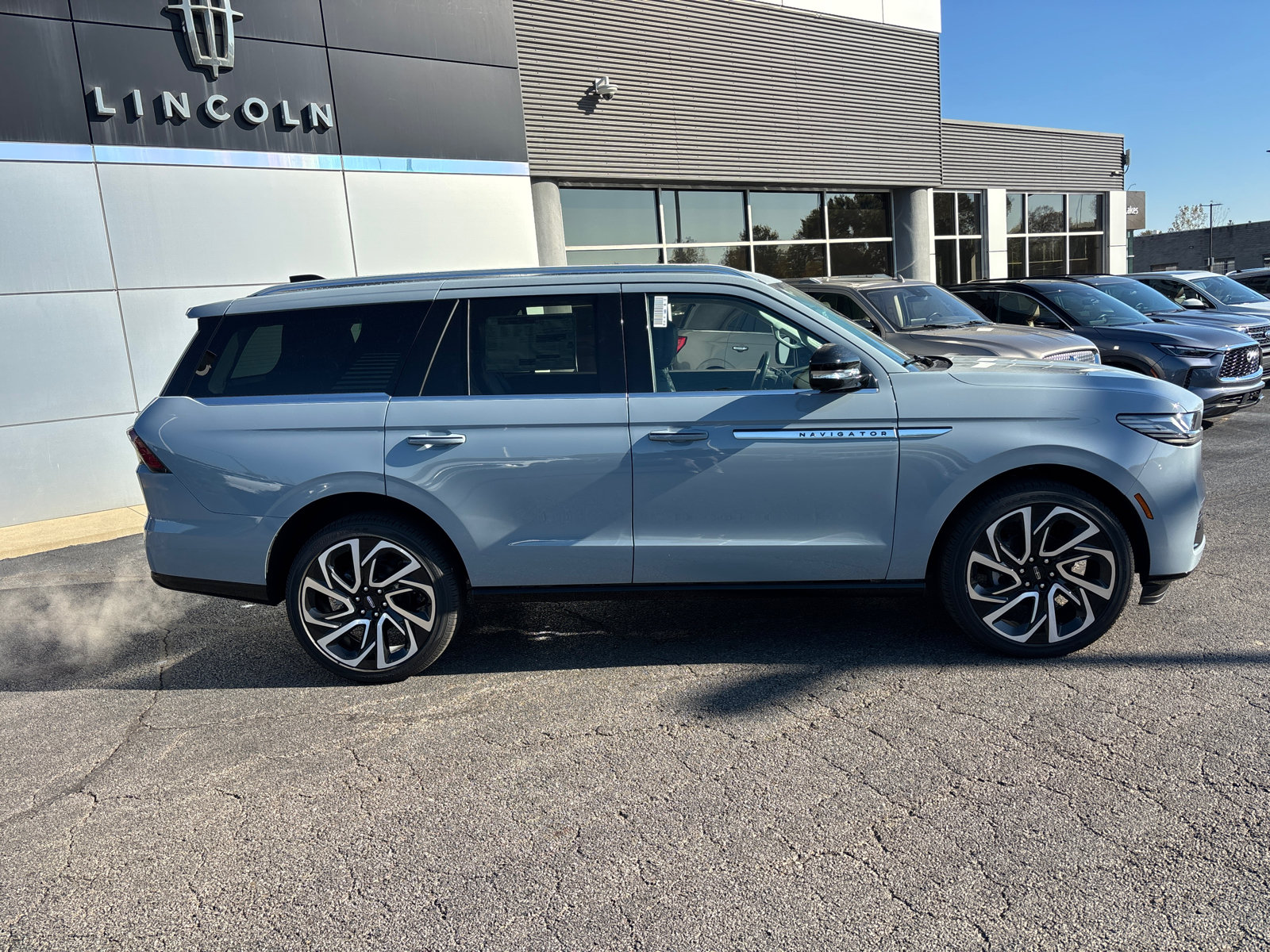 New 2027 Lincoln Navigator Reserve AWD/4WD image 8