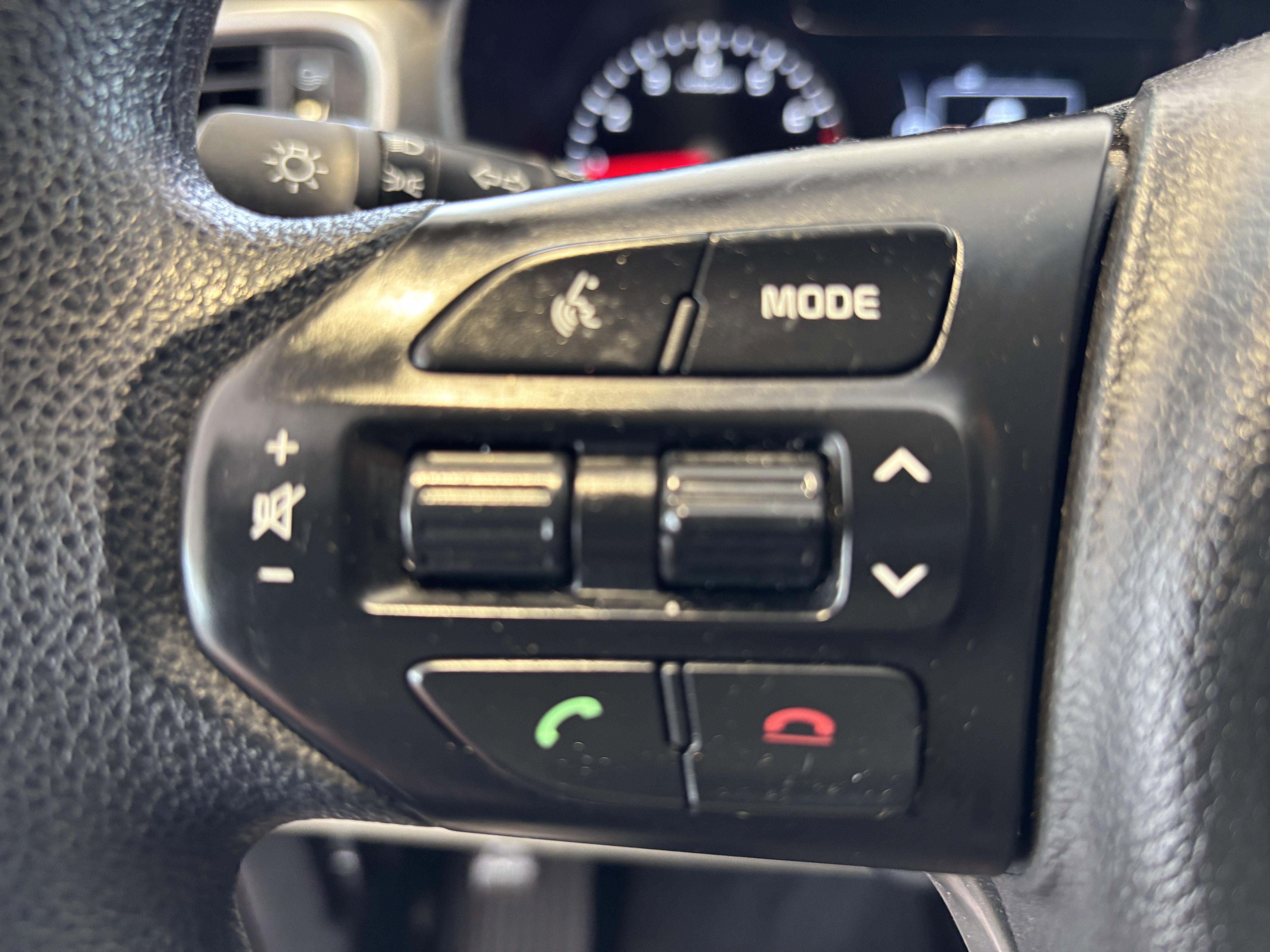 Used 2016 Kia Sorento FWD image 11